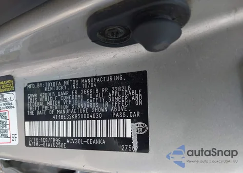 2005 Toyota Camry Le z USA, uszkodzony, nr VIN 4T1BE32K85U004030